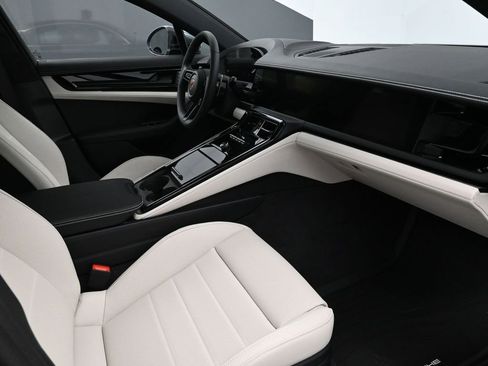 Used 2026 Porsche Panamera image 13