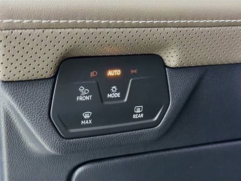 Used 2025 Volkswagen Atlas SEL image 10