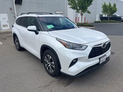 Used 2025 Toyota Highlander XLE