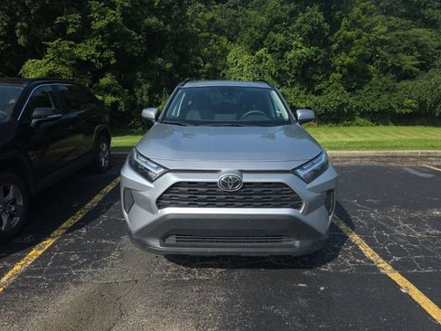 Used 2025 Toyota RAV4 XLE FWD image 2