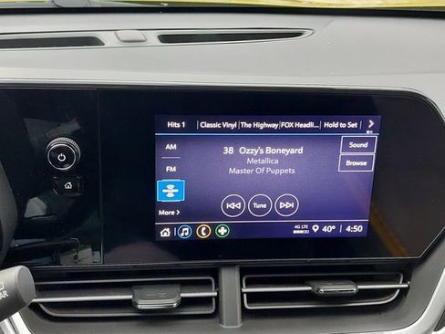 Used 2024 Chevrolet Trax RS image 32