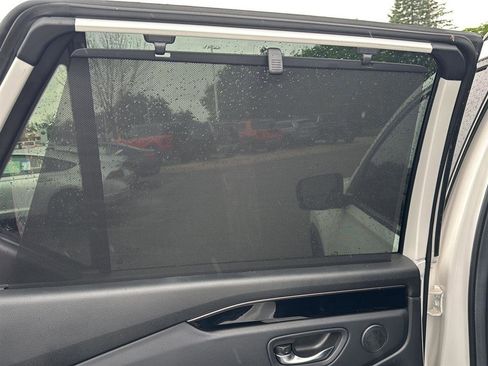 Used 2025 Honda Pilot TrailSport image 15