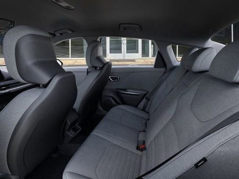 New 2025 Kia K4 EX image 18