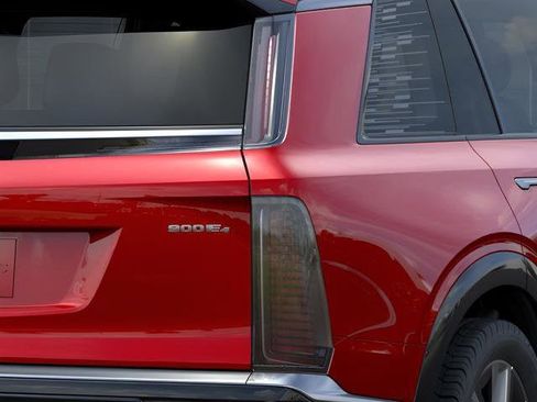 New 2026 Cadillac Vistiq Luxury AWD/4WD image 11