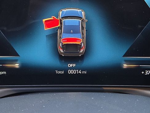 New 2026 BMW 330i xDrive xDrive w/ Convenience Package image 9