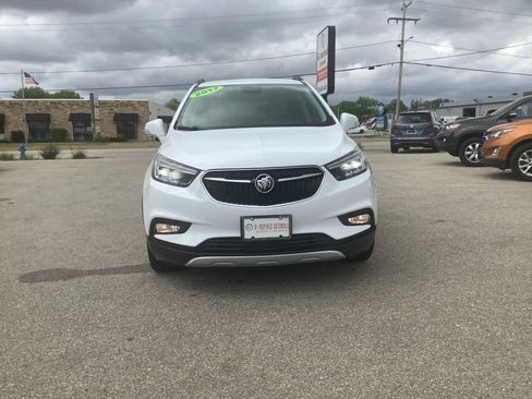 Used 2017 Buick Encore Essence FWD image 3