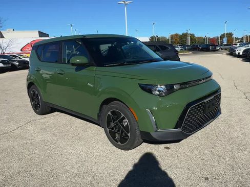 Used 2023 Kia Soul EX image 2