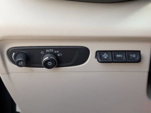 Used 2022 Buick Envision Essence w/ Technology Package I FWD image 20