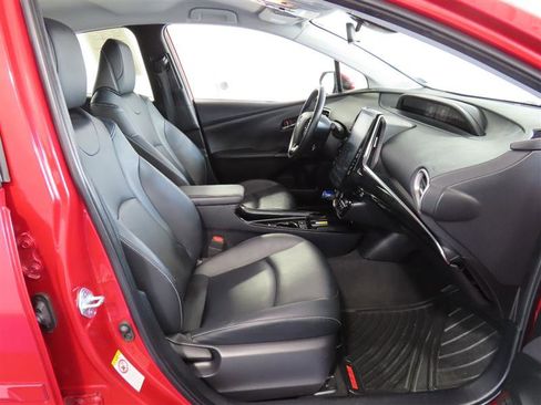 Used 2021 Toyota Prius Prime XLE w/ Carpet Mat Package (TMS) FWD image 33
