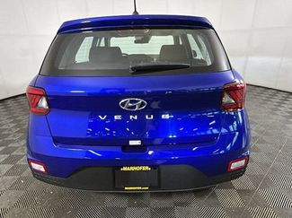 Certified 2025 Hyundai Venue SE FWD video 3