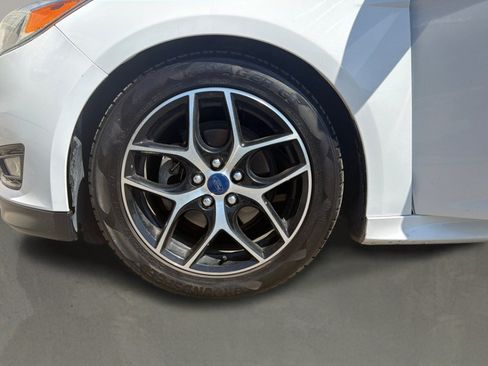 Used 2015 Ford Focus SE w/ SE Sport Package FWD image 20