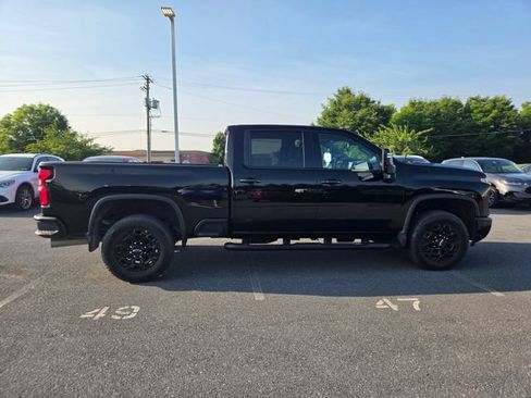 Used 2024 Chevrolet Silverado 2500 LTZ w/ LTZ Plus Package AWD/4WD image 18
