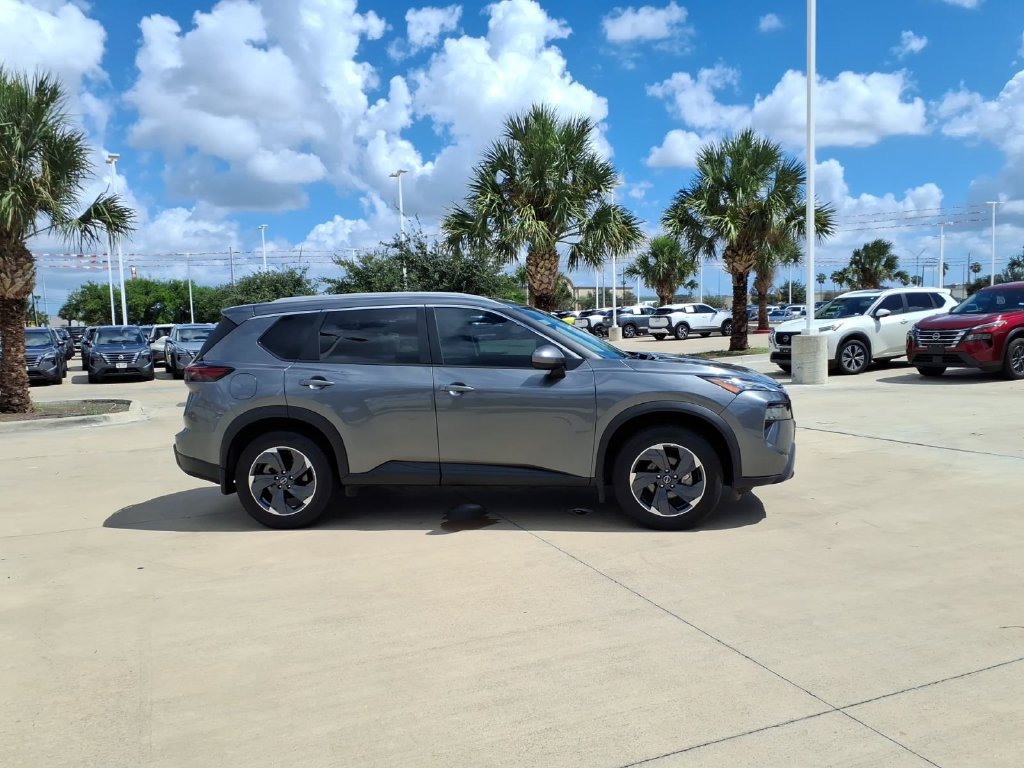 Used 2025 Nissan Rogue SV w/ SV Premium Package FWD image 6