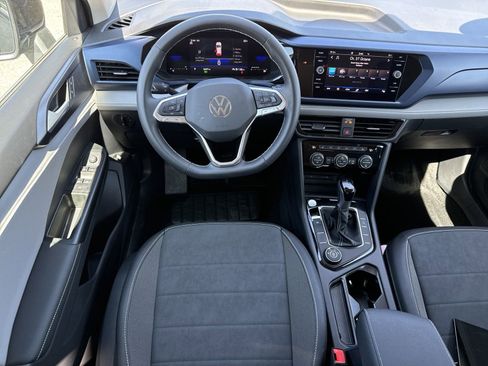 Used 2024 Volkswagen Taos SE image 7