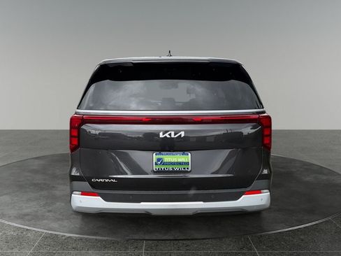 Used 2026 Kia Carnival FWD image 8