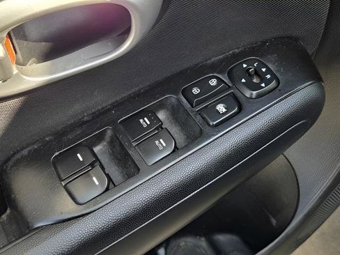 Used 2014 Kia Soul Base image 7