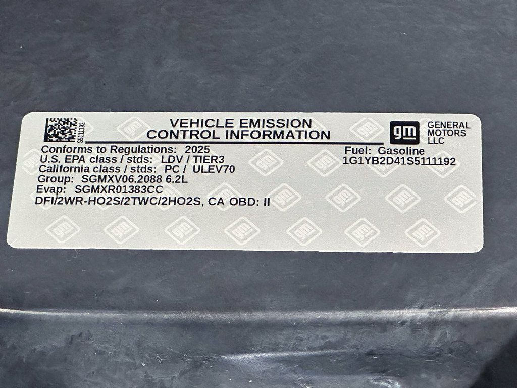 Used 2025 Chevrolet Corvette Stingray Preferred Cpe w/ 2LT RWD image 37