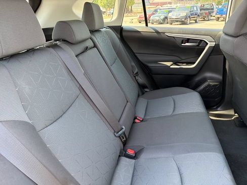 Used 2025 Toyota RAV4 XLE AWD/4WD image 28
