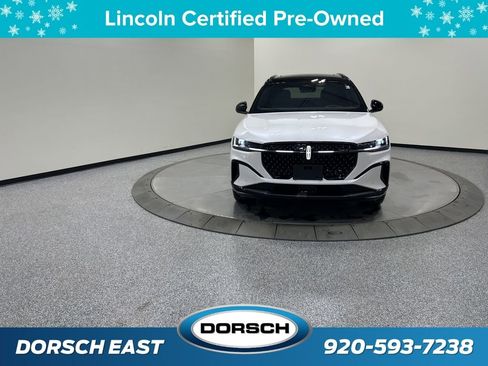 Certified 2025 Lincoln Nautilus Reserve w/ Jet Appearance Package image 3