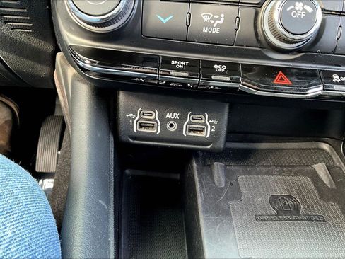 Used 2023 Dodge Durango R/T image 32