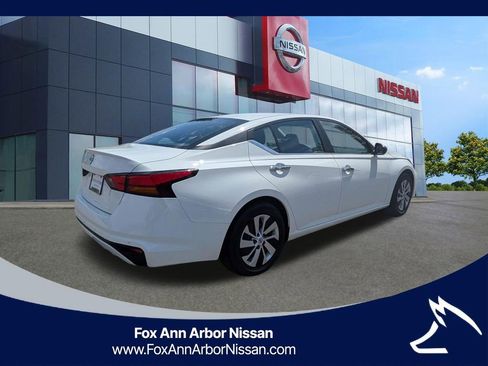 Certified 2024 Nissan Altima 2.5 S FWD image 5