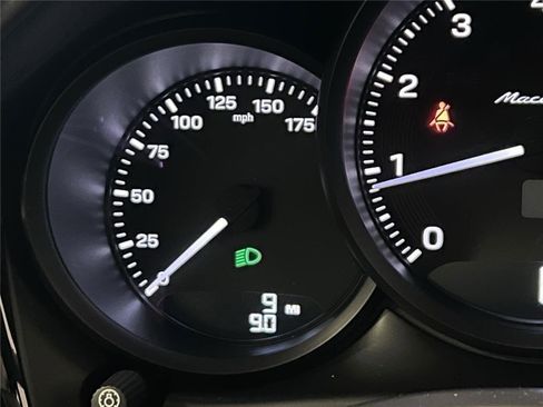 New 2026 Porsche Macan Turbo image 22