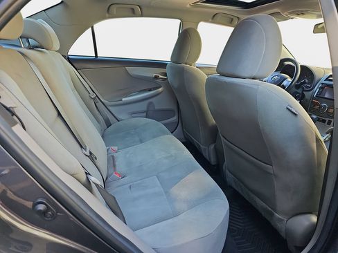 Used 2013 Toyota Corolla LE w/ Premium Pkg FWD image 13
