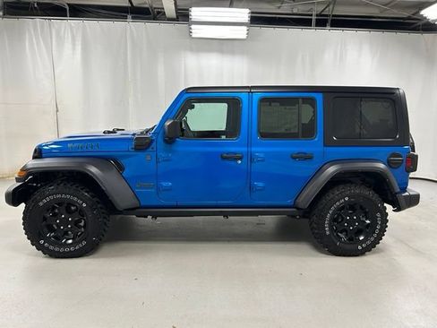 Used 2023 Jeep Wrangler Unlimited w/ Cold Weather Group AWD/4WD image 8