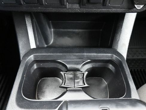 Used 2020 Toyota Tacoma SR image 18