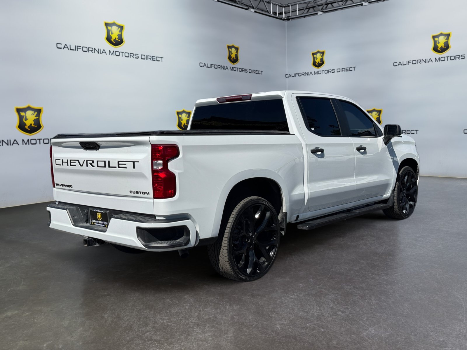 Used 2024 Chevrolet Silverado 1500 Custom w/ LPO, Dark Essentials Package RWD image 5