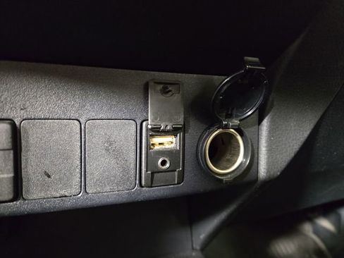 Used 2018 Toyota RAV4 Limited w/ Protection Package FWD image 27
