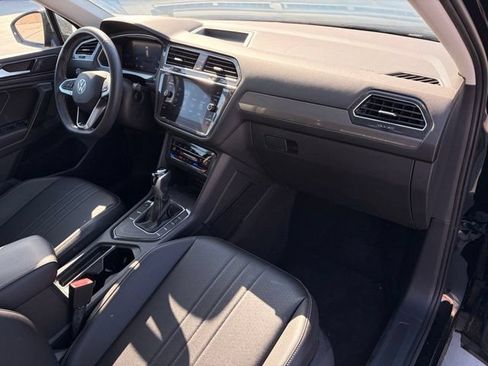 Used 2023 Volkswagen Tiguan SE w/ Panoramic Sunroof Package FWD image 14