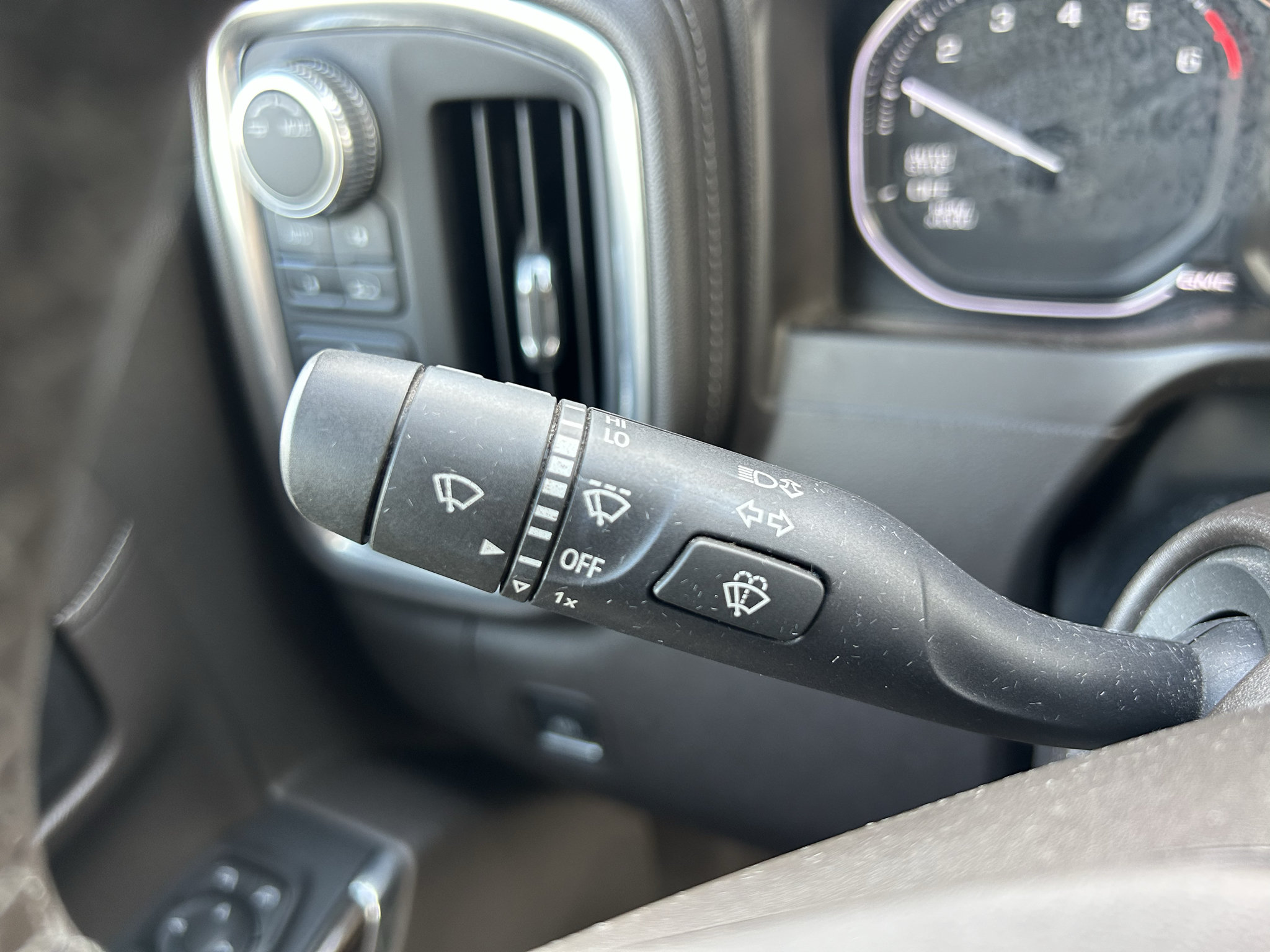 Used 2020 GMC Sierra 1500 SLE w/ SLE Value Package AWD/4WD image 13