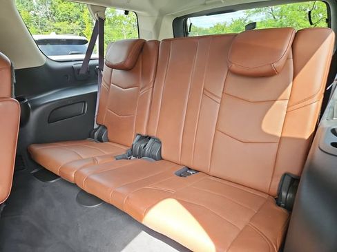 Used 2015 Cadillac Escalade ESV Premium AWD/4WD image 13