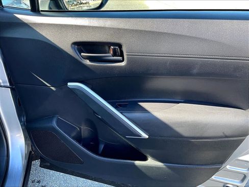 Used 2024 Toyota Corolla Cross LE w/ Moonroof Package image 12