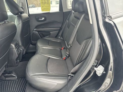 Used 2019 Jeep Compass Latitude w/ Popular Equipment Group image 21