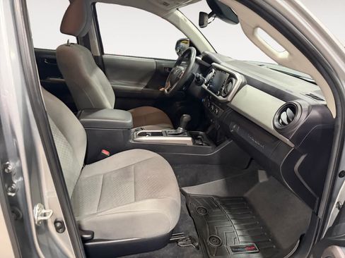Used 2023 Toyota Tacoma SR5 RWD image 16