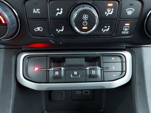 Used 2023 GMC Acadia SLE w/ Driver Convenience Package image 23