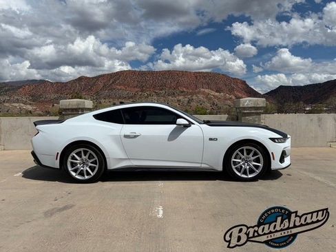 Used 2024 Ford Mustang GT Premium image 3