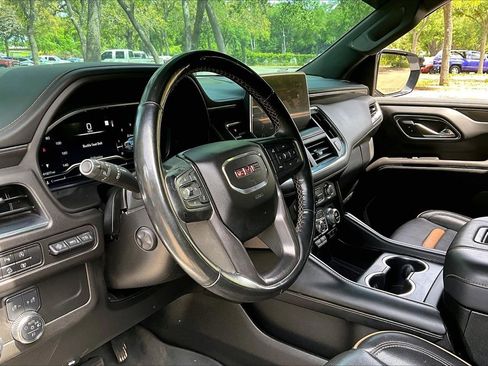 Used 2023 GMC Yukon XL AT4 w/ AT4 Premium Package AWD/4WD image 14