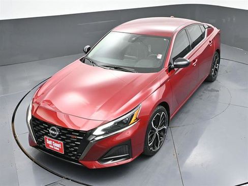 Used 2025 Nissan Altima 2.5 SR image 38