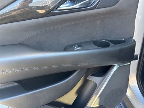 Used 2016 Cadillac Escalade Platinum image 9