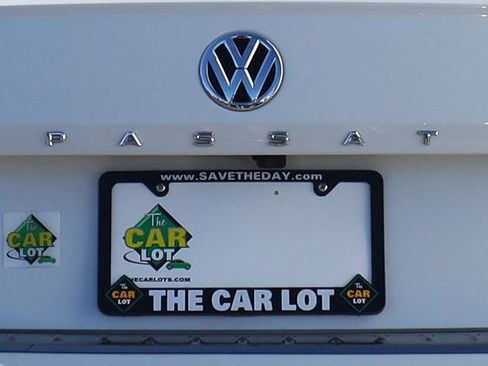 Used 2022 Volkswagen Passat 2.0T SE image 21