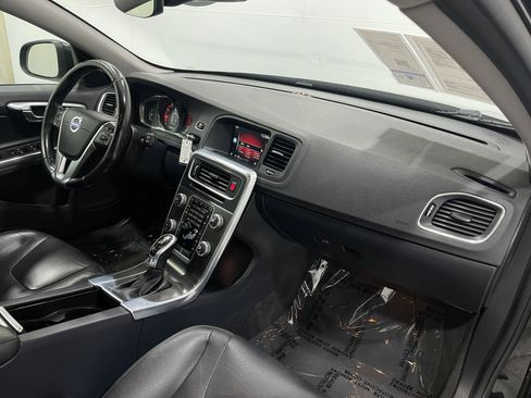 Used 2016 Volvo V60 T5 Premier FWD image 18