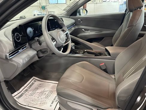 Used 2024 Hyundai Elantra SEL FWD image 9