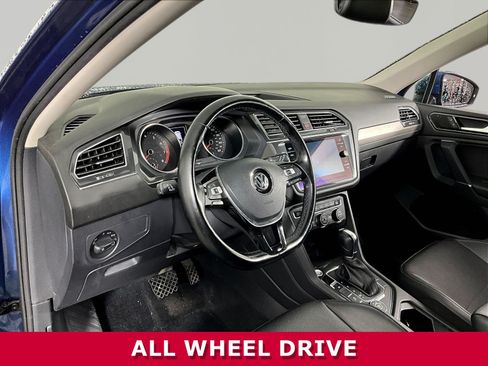 Used 2018 Volkswagen Tiguan SEL AWD/4WD image 17