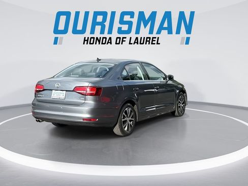 Used 2018 Volkswagen Jetta SE FWD image 8
