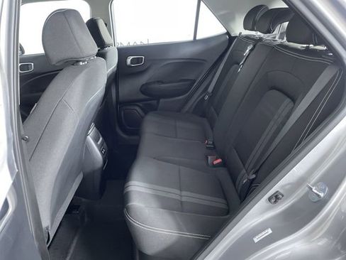 Used 2025 Hyundai Venue SEL image 21