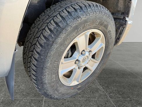 Used 2015 Toyota Tundra SR5 w/ SR5 Upgrade Package image 10