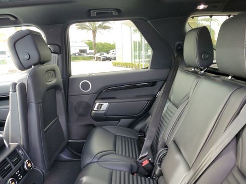 New 2025 Land Rover Discovery S AWD/4WD image 16